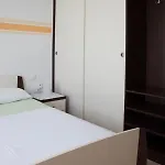 Haus Toni شقة Ražanac