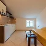 Haus Toni 公寓 Ražanac