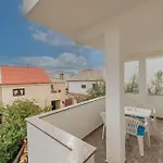 公寓 Haus Toni Ražanac