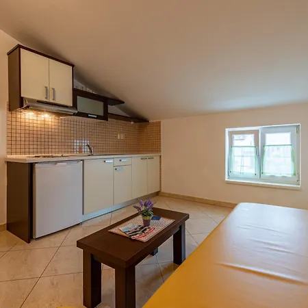 Apartment Haus Toni Razanac