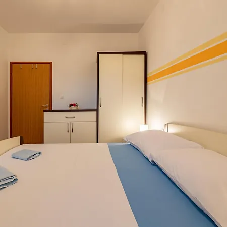 Haus Toni Apartment Razanac