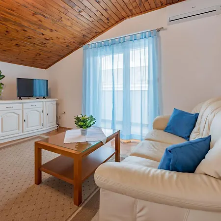 Haus Toni شقة Ražanac