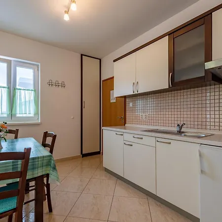 Haus Toni Apartment Razanac