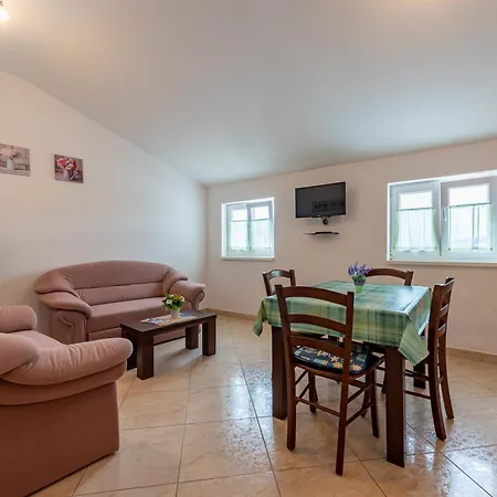 Haus Toni Apartment Razanac