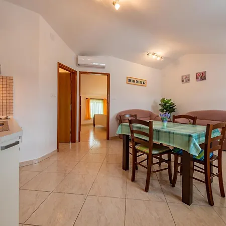 Haus Toni Apartman *