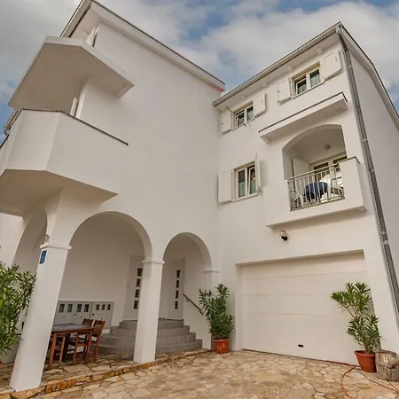 Haus Toni Apartmán *