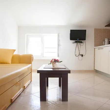 Apartment Haus Toni Razanac