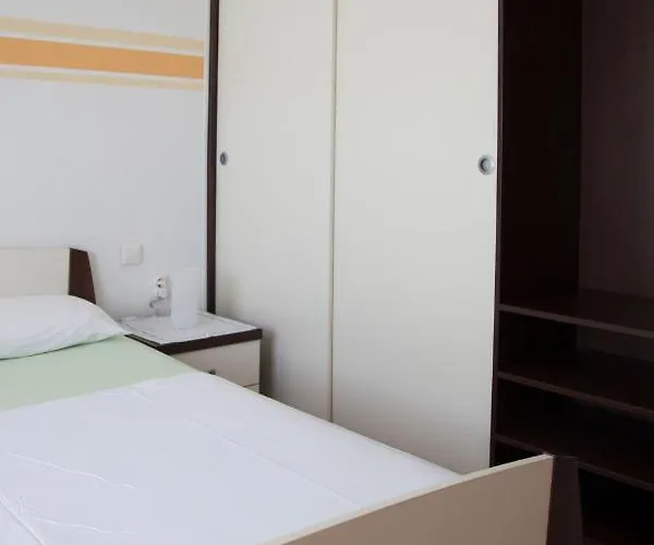 Haus Toni 아파트 Ražanac